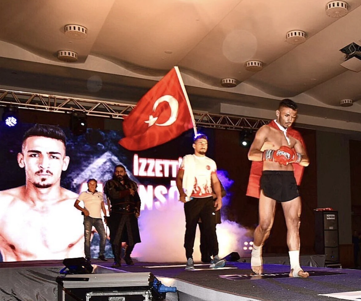 İzzettin Altunsöz – Sahne & Şampiyonluk